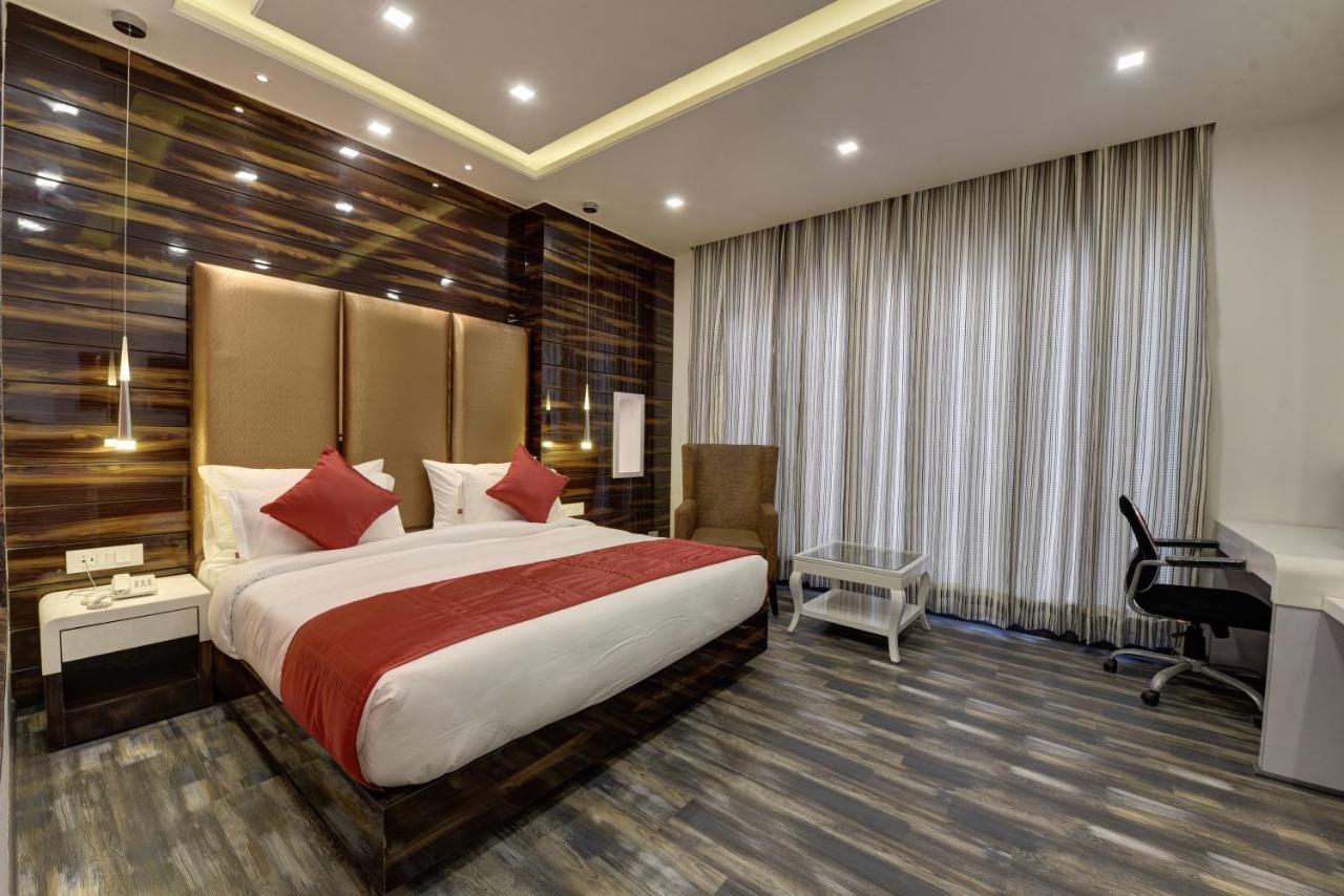 Golden Tree Hotel Noida Buitenkant foto