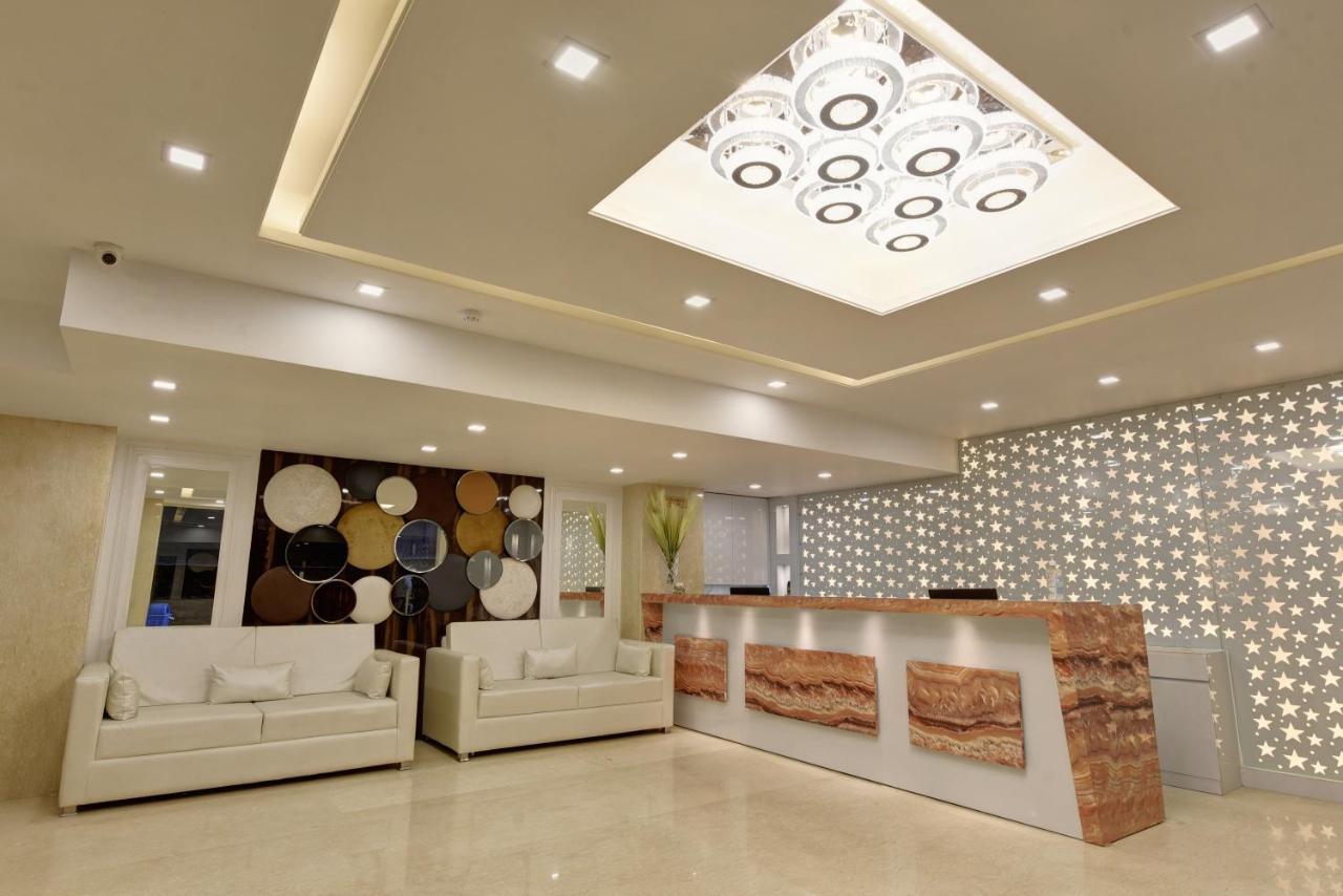 Golden Tree Hotel Noida Buitenkant foto