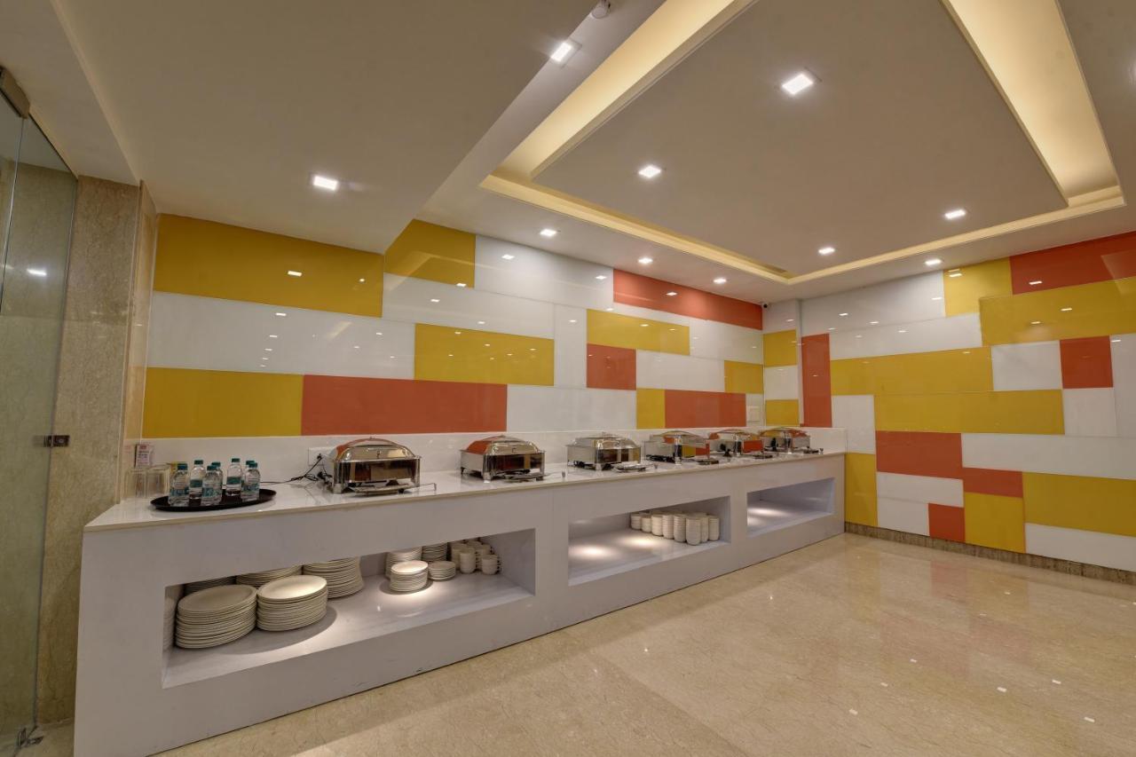 Golden Tree Hotel Noida Buitenkant foto