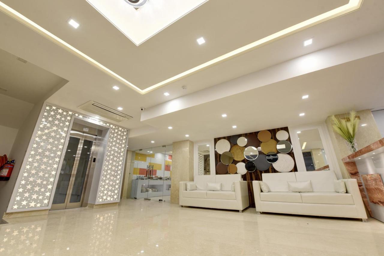 Golden Tree Hotel Noida Buitenkant foto