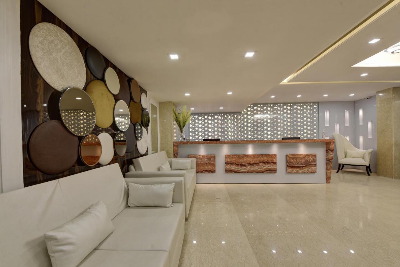 Golden Tree Hotel Noida Buitenkant foto